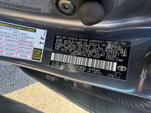 Used 2020 Toyota Prius LE w/ Carpet Mat Package AWD/4WD image 30