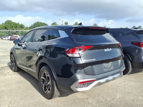 Used 2023 Kia Sportage LX FWD image 3