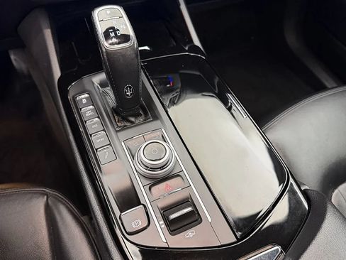 Used 2020 Maserati Levante S AWD/4WD image 22