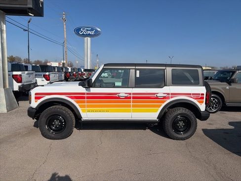 New 2025 Ford Bronco Big Bend w/ Black Diamond Package image 3