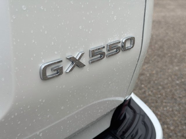 Used 2025 Lexus GX 550 AWD/4WD image 11