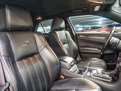 Used 2022 Chrysler 300 S image 16