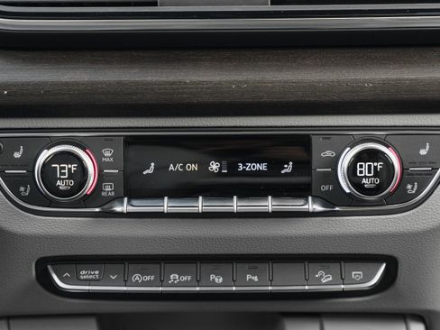 Used 2023 Audi Q5 2.0T Prestige w/ Prestige Package image 12