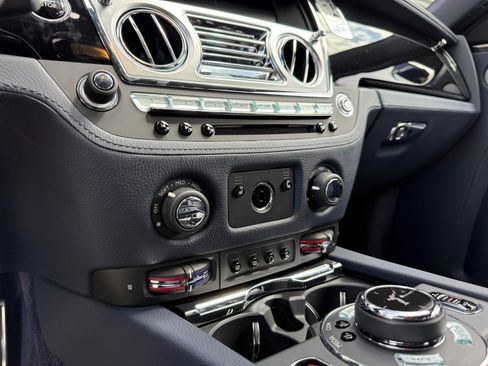 Used 2020 Rolls-Royce Ghost image 40