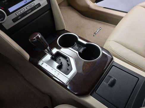 Used 2012 Toyota Camry XLE image 21