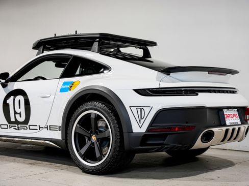 Used 2024 Porsche 911 Dakar image 45