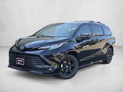 New 2025 Toyota Sienna XLE Woodland Edition