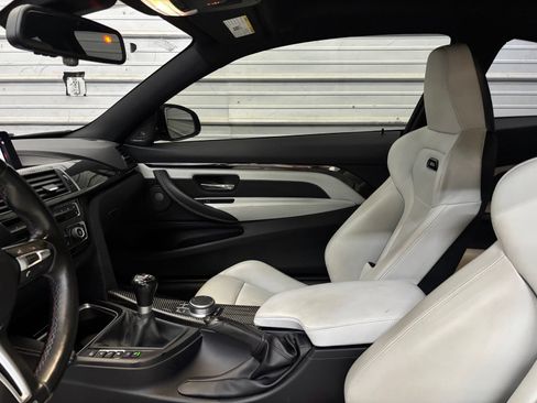 Used 2020 BMW M4 Coupe w/ Competition Package RWD image 19