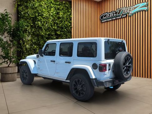 Used 2024 Jeep Wrangler Unlimited Sahara AWD/4WD image 5