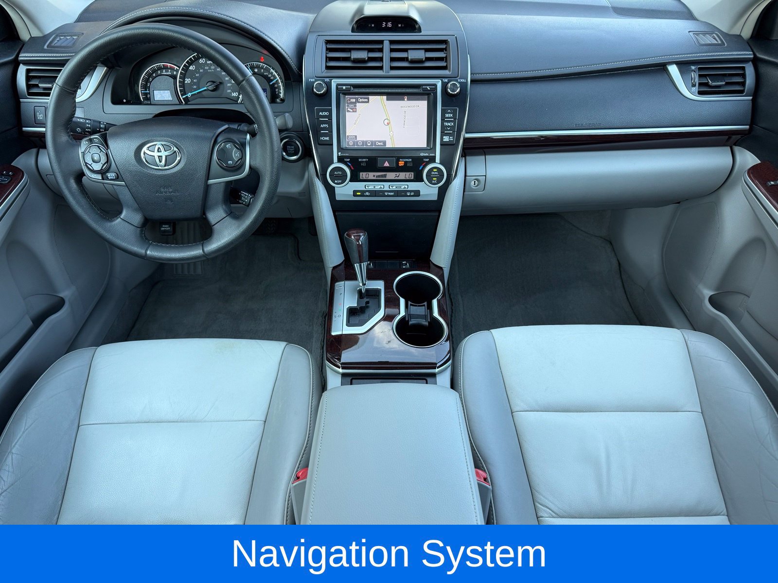 Used 2014 Toyota Camry XLE w/ Leather Package FWD image 22