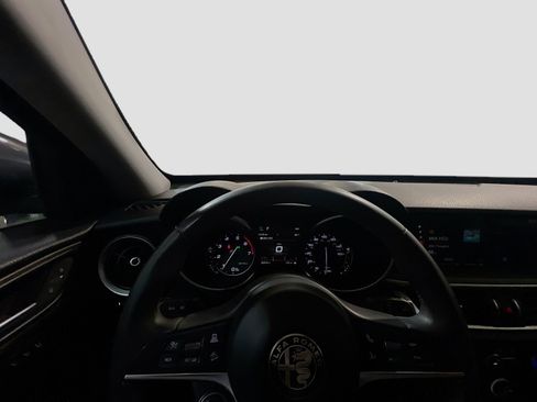 Used 2018 Alfa Romeo Stelvio Ti image 7