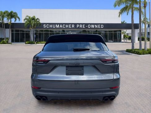 Used 2022 Porsche Cayenne AWD/4WD image 6