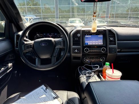 Used 2019 Ford Expedition XLT w/ Equipment Group 202A RWD image 11
