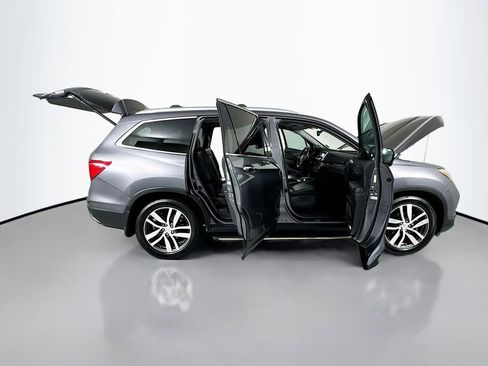 Used 2016 Honda Pilot Touring image 29