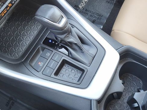 Used 2021 Toyota RAV4 XLE Premium FWD image 23