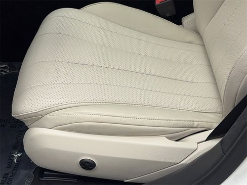 Used 2025 Mercedes-Benz E 350 Sedan w/ Winter Package image 42