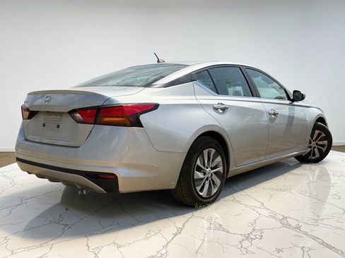 Used 2022 Nissan Altima 2.5 S image 3