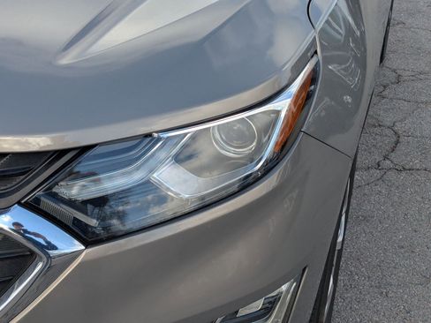 Used 2019 Chevrolet Equinox LT w/ Sun & Navigation Package image 12