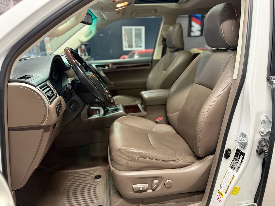 Used 2018 Lexus GX 460 Premium w/ Premium Package AWD/4WD image 15