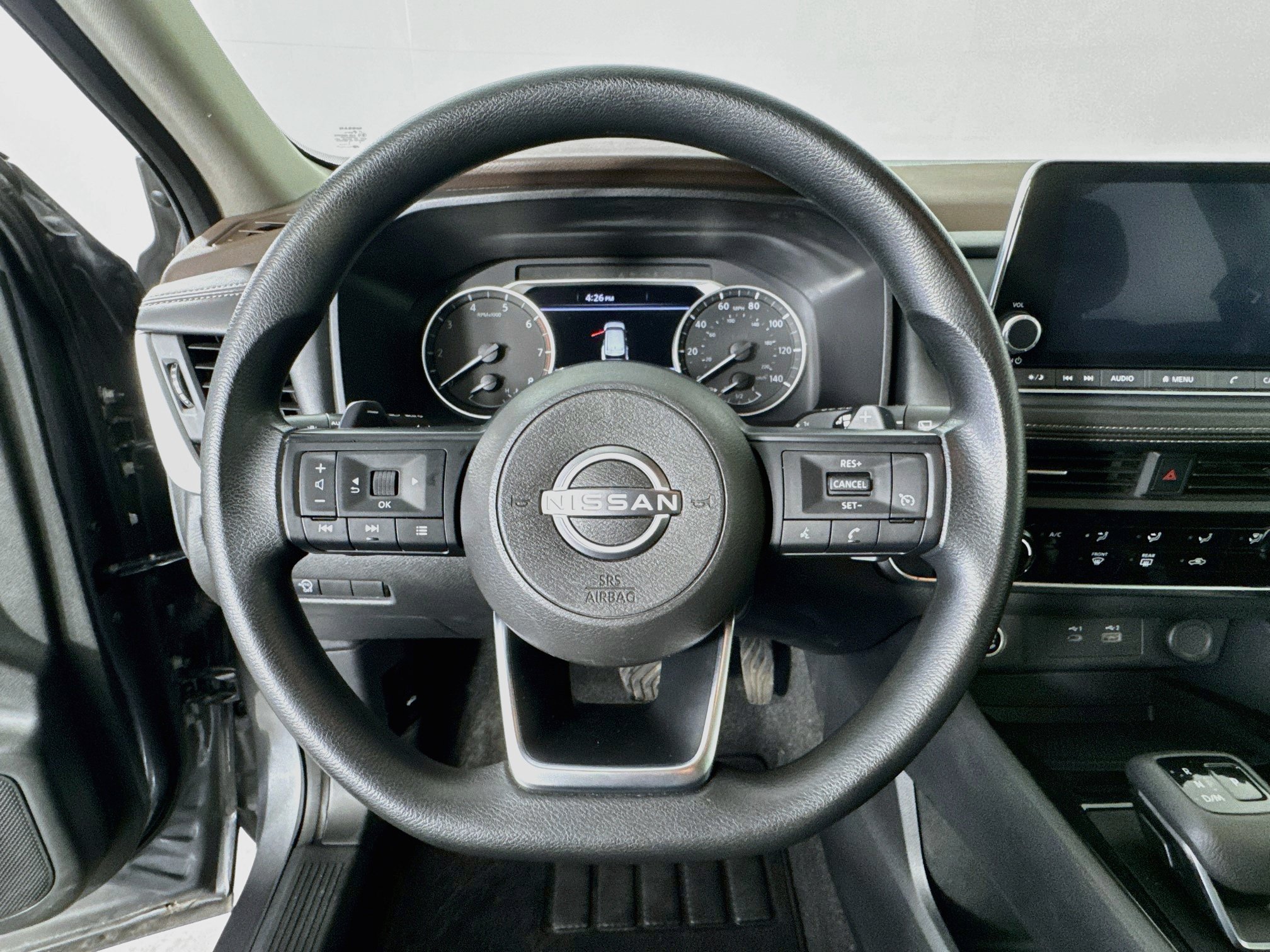 Used 2023 Nissan Rogue S AWD/4WD image 11