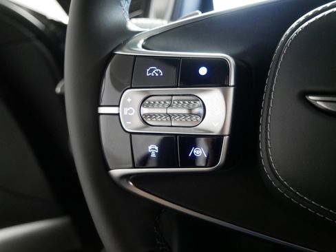 Certified 2025 Genesis G90 3.5T image 27