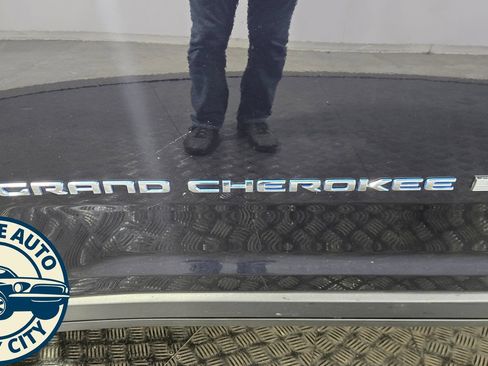 Used 2023 Jeep Grand Cherokee 4WD 4xe image 32