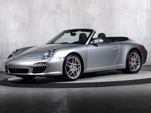 Used 2010 Porsche 911 Carrera S image 15