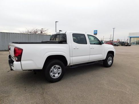 Used 2021 Toyota Tacoma SR image 3