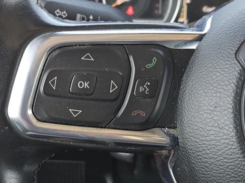 Used 2020 Jeep Wrangler Unlimited Sahara image 19