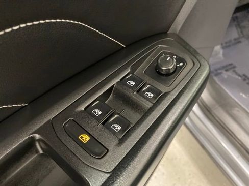 Used 2020 Volkswagen Atlas Cross Sport SEL image 13