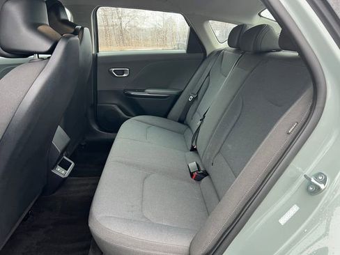 Used 2025 Kia K4 LXS image 4