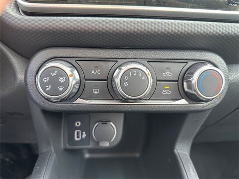 New 2025 Nissan Kicks Play S image 19