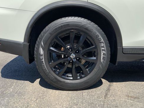 Used 2017 Nissan Rogue SV FWD image 26
