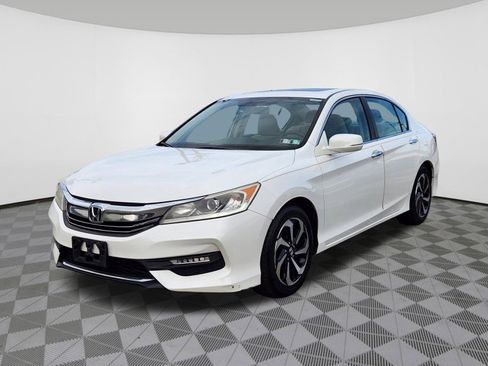 Used 2016 Honda Accord EX image 2
