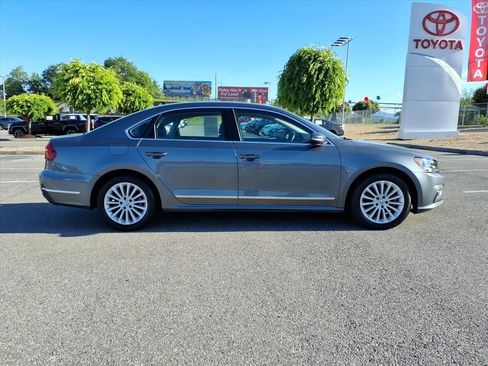 Used 2017 Volkswagen Passat 1.8T SE FWD image 3
