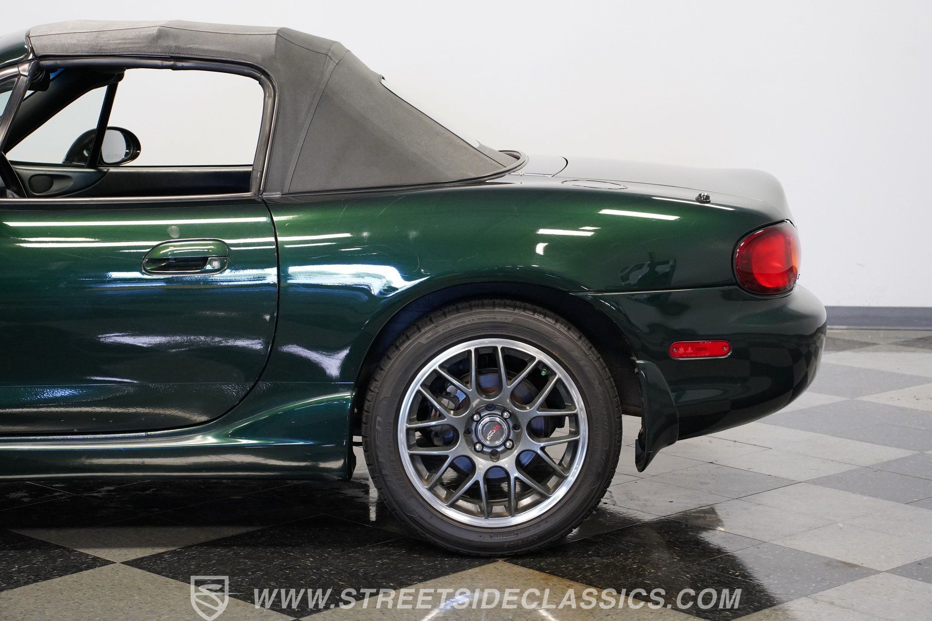 Used 1999 MAZDA MX-5 Miata RWD image 25