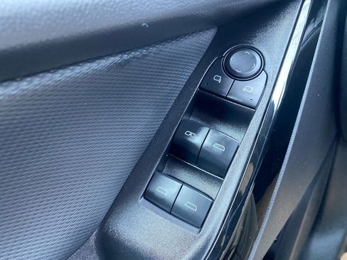 New 2025 Chevrolet Equinox LT w/ Convenience Package II image 23