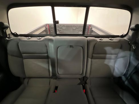 Used 2022 Nissan Frontier SV image 24