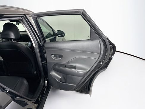 Used 2024 Hyundai Kona Limited FWD image 32