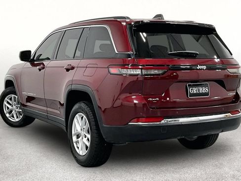 Used 2023 Jeep Grand Cherokee Laredo AWD/4WD image 12