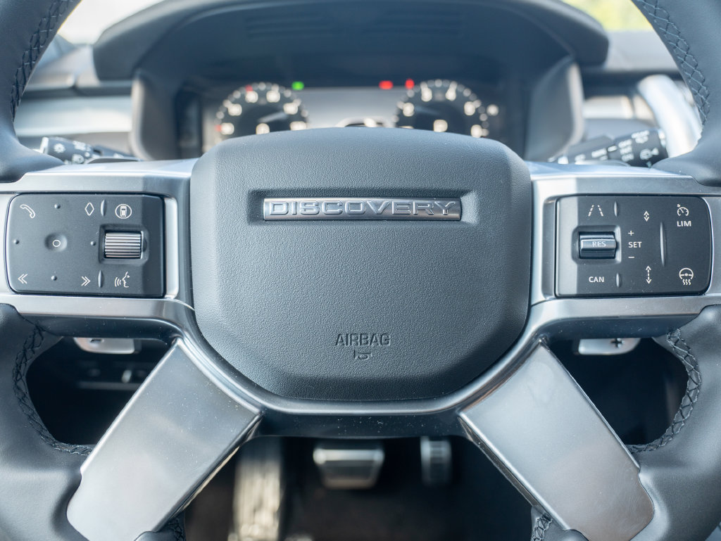 New 2026 Land Rover Discovery Limited Edition AWD/4WD image 14