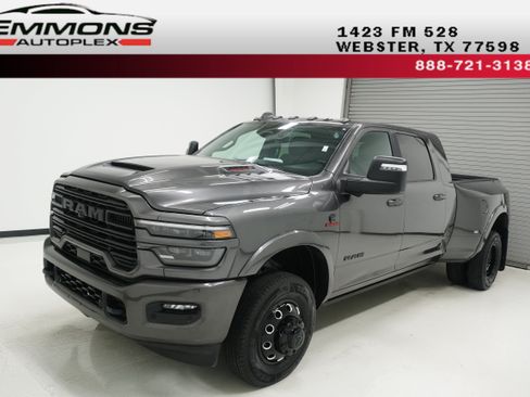 Used 2025 RAM 3500 Limited AWD/4WD image 1