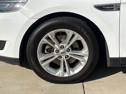 Certified 2017 Ford Taurus SE image 12
