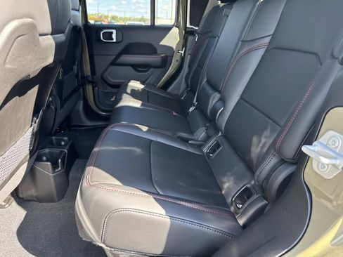 New 2025 Jeep Gladiator Rubicon image 8
