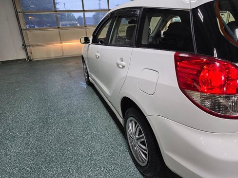 Used 2004 Toyota Matrix AWD image 10