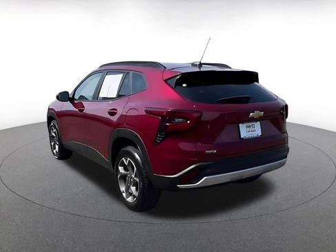 Used 2025 Chevrolet Trax LT FWD image 10