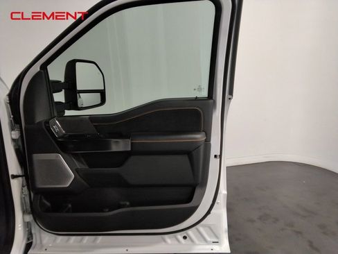 Used 2024 Ford F250 Platinum image 39