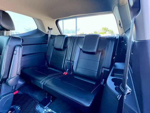 Used 2021 Volkswagen Atlas SE w/ Panoramic Sunroof Package FWD image 16