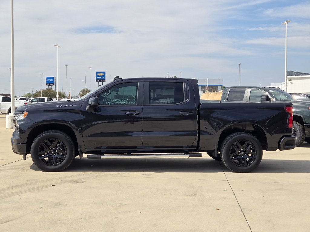 Used 2023 Chevrolet Silverado 1500 RST RWD image 4
