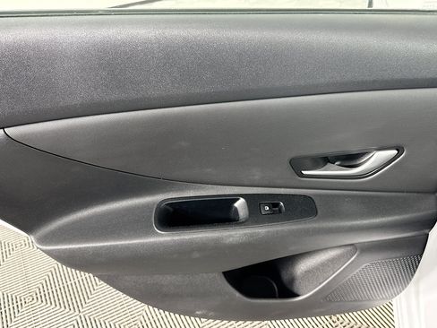 Used 2024 Hyundai Elantra Limited FWD image 24